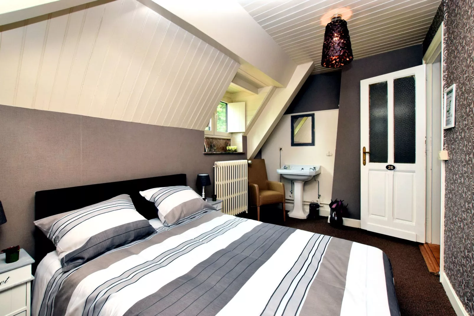 La Maison des Fleurs-Bedroom