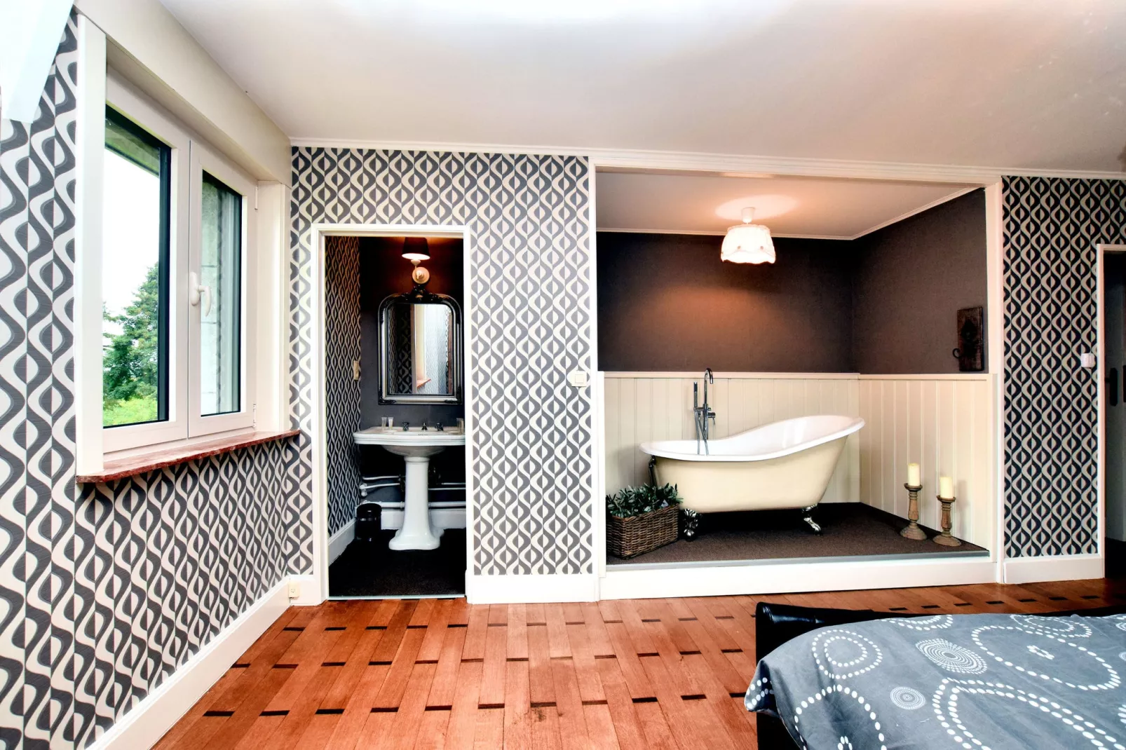 La Maison des Fleurs-Bathroom