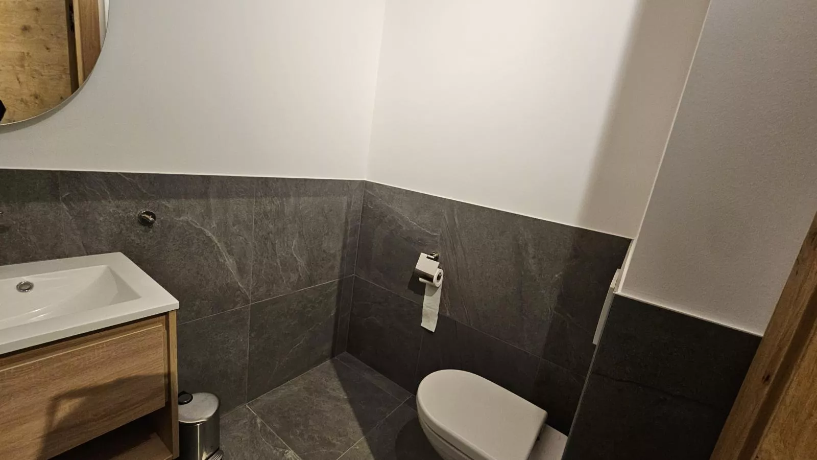 Grebenzen Lodge Starnberg 60B-Bathroom