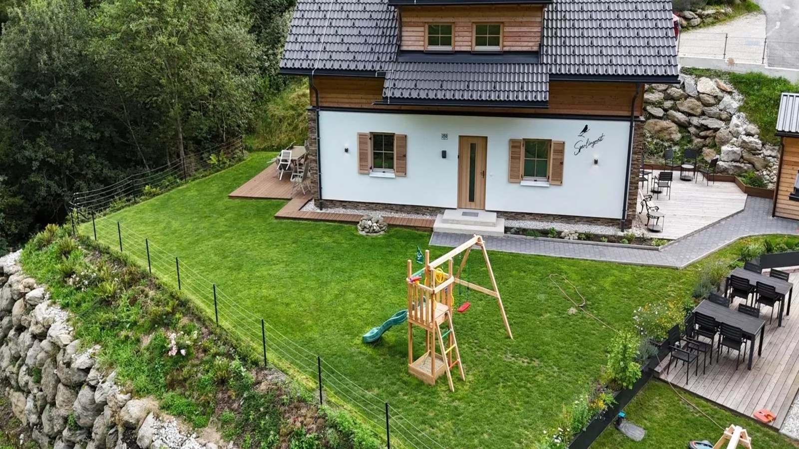 Sperlingnest-Exterior summer