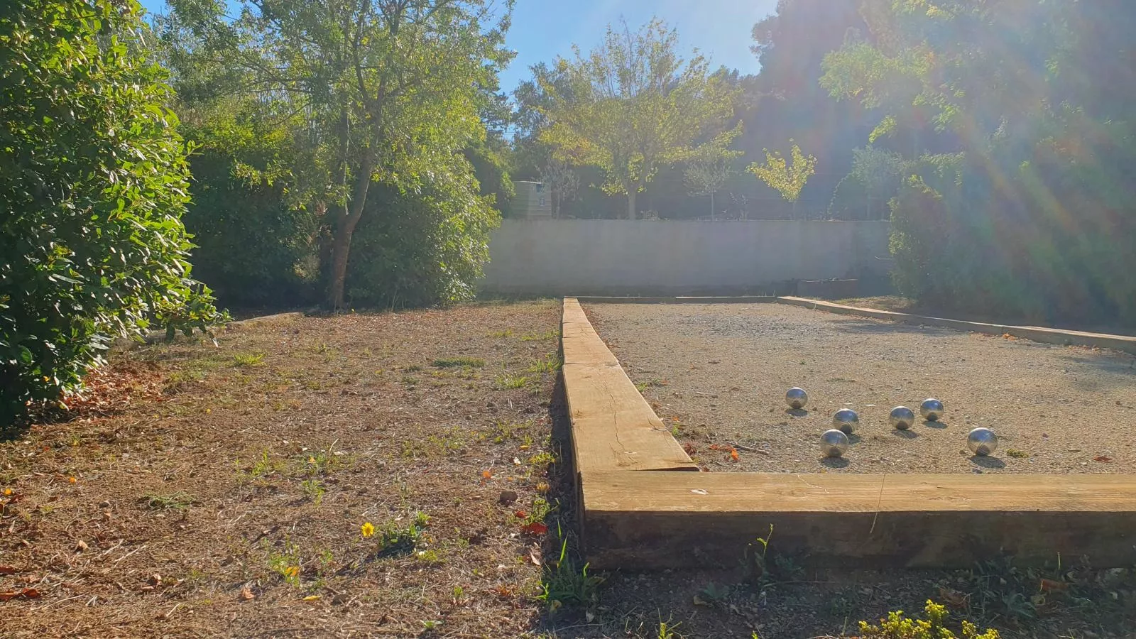 Le Paradis-Facilities
