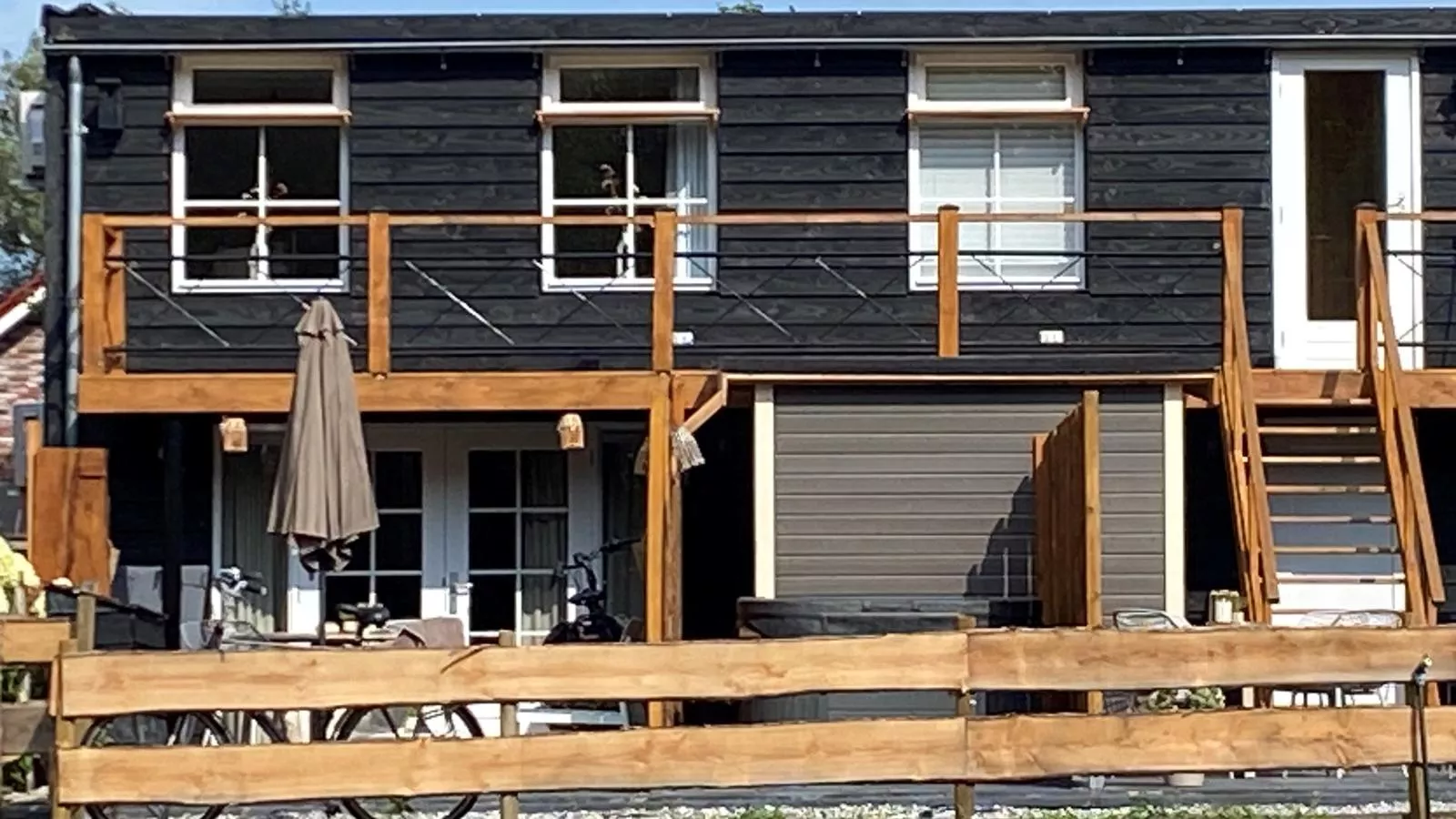De Vale-Exterior summer