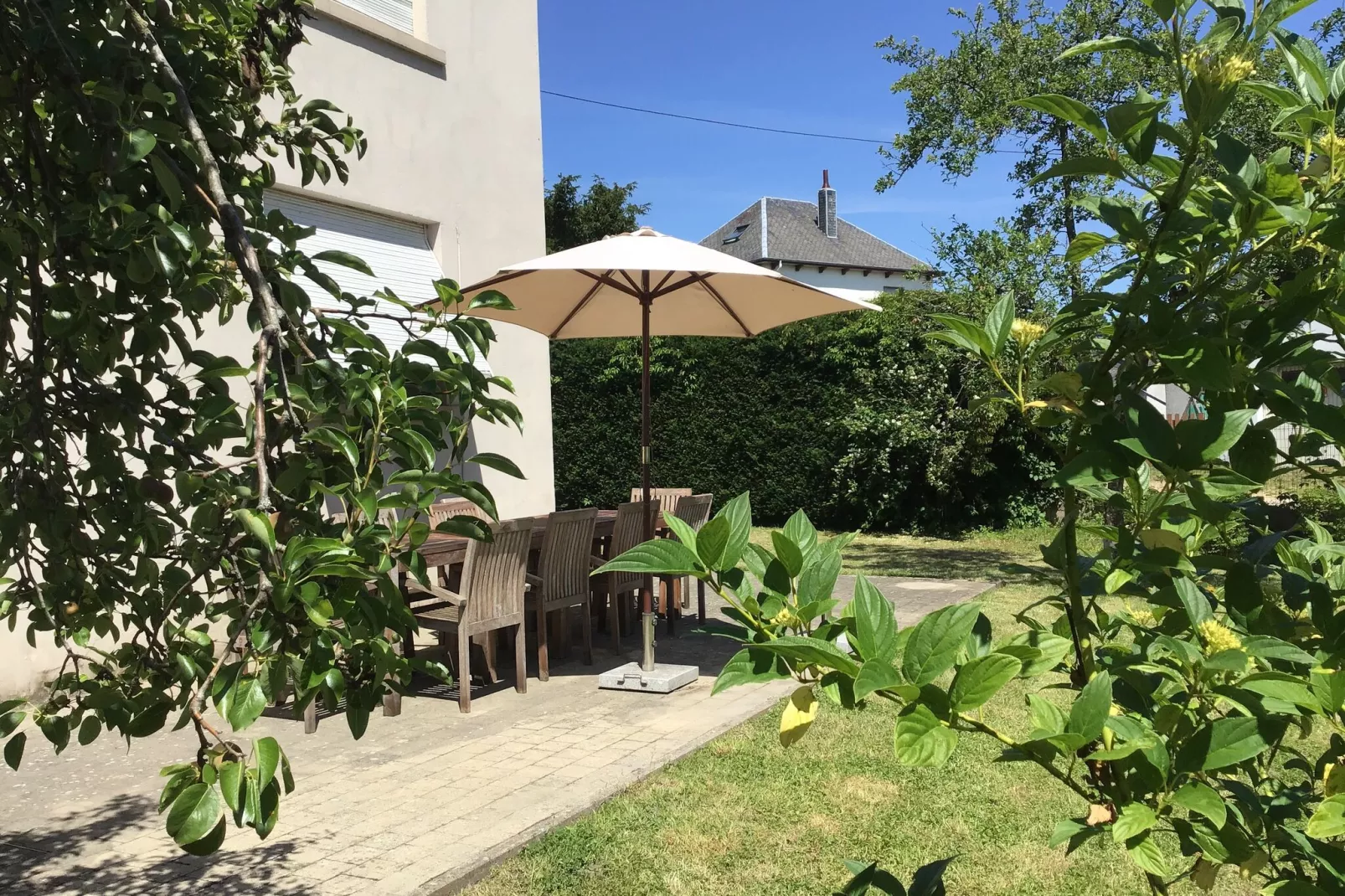 Le Pré en Bulles-Terrace balcony