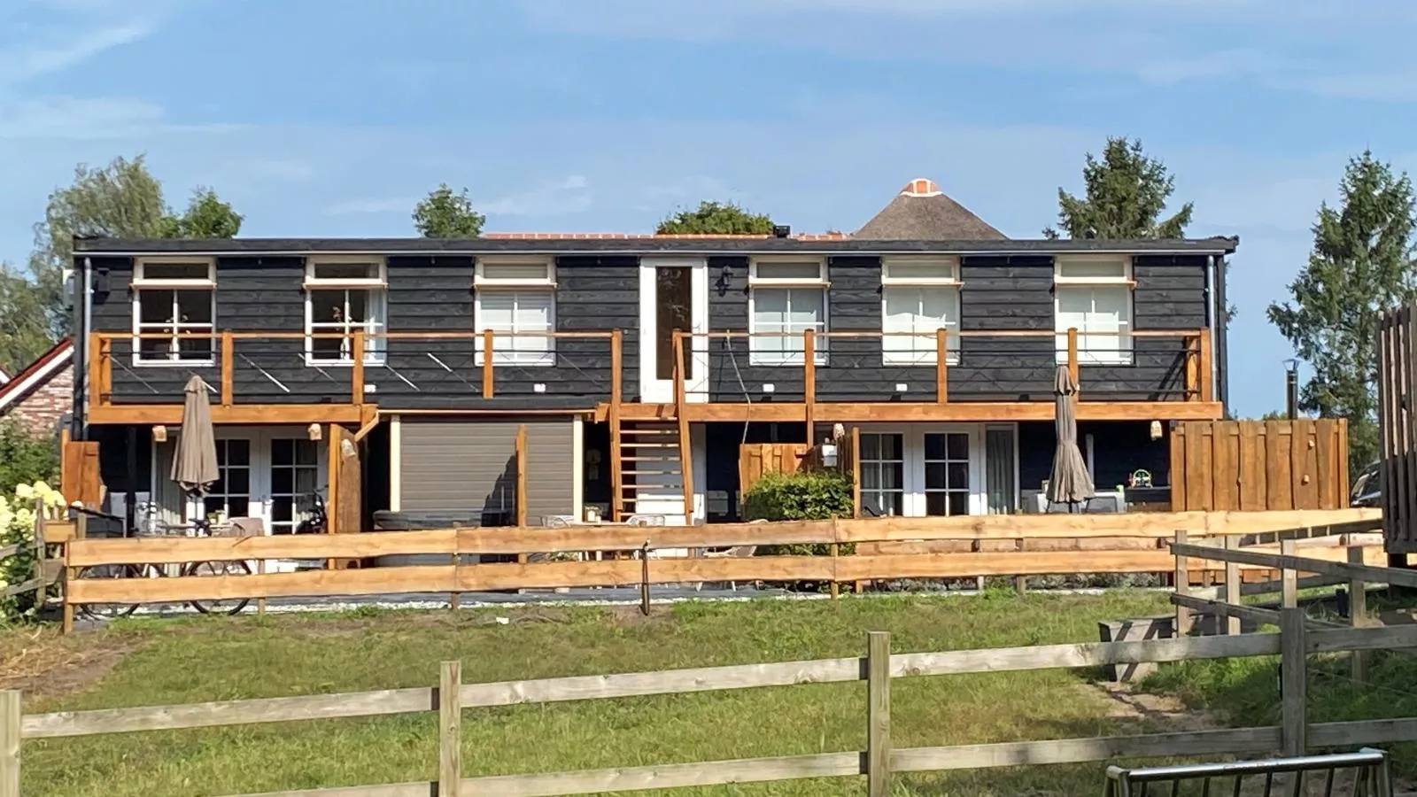 De Vale-Exterior summer