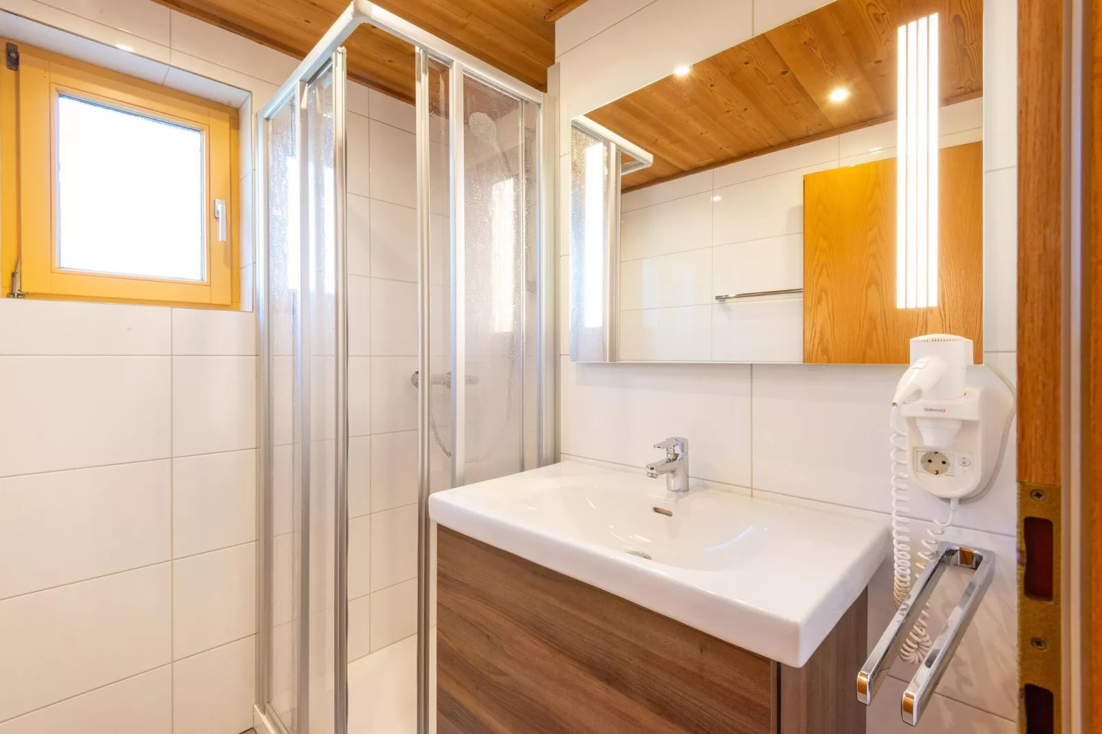 Apartment 4-6/1-Bathroom
