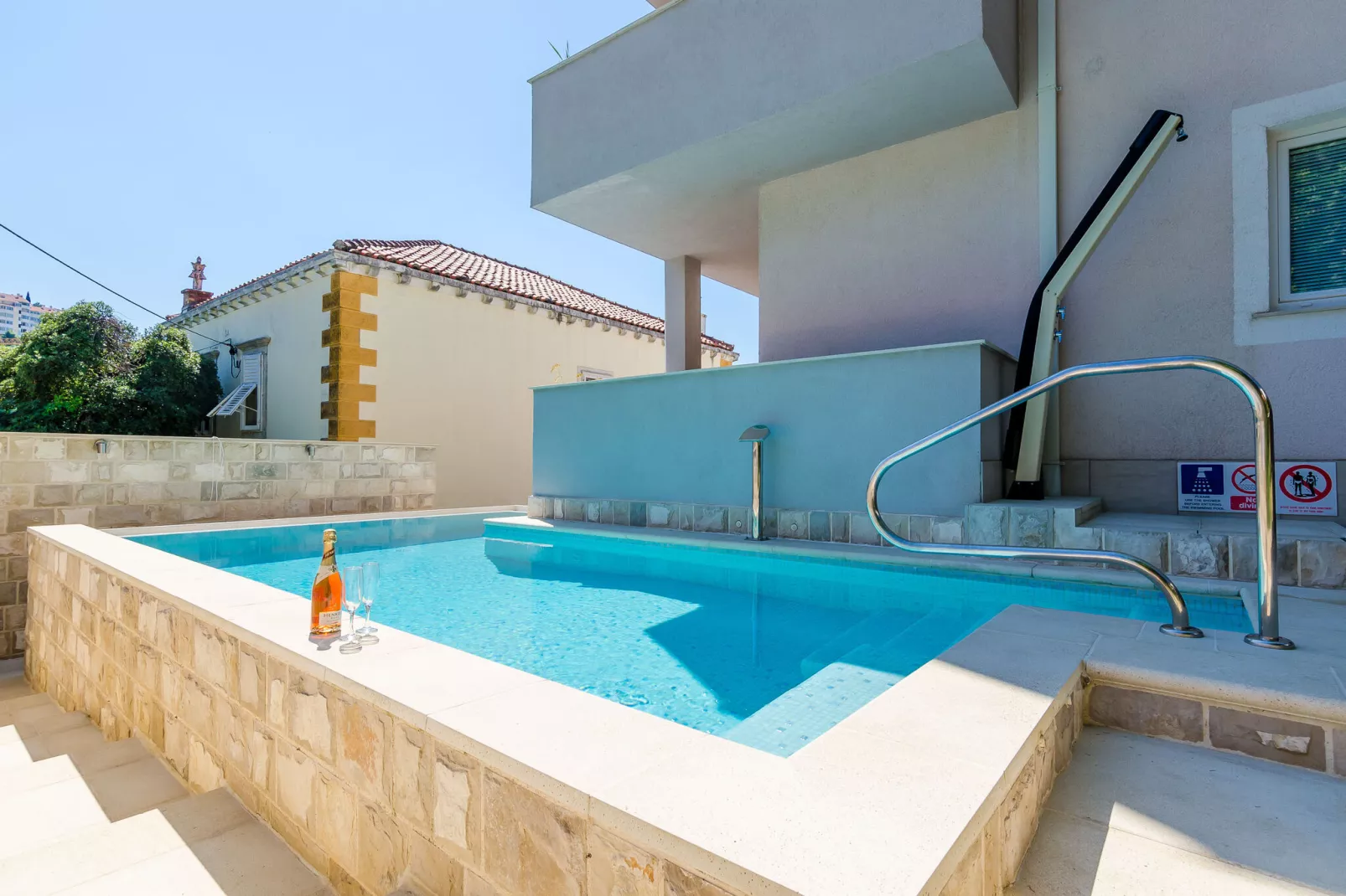 Apartments Villa Aura - Comfort Studio Apartment 8 with shared swimming pool-Pool