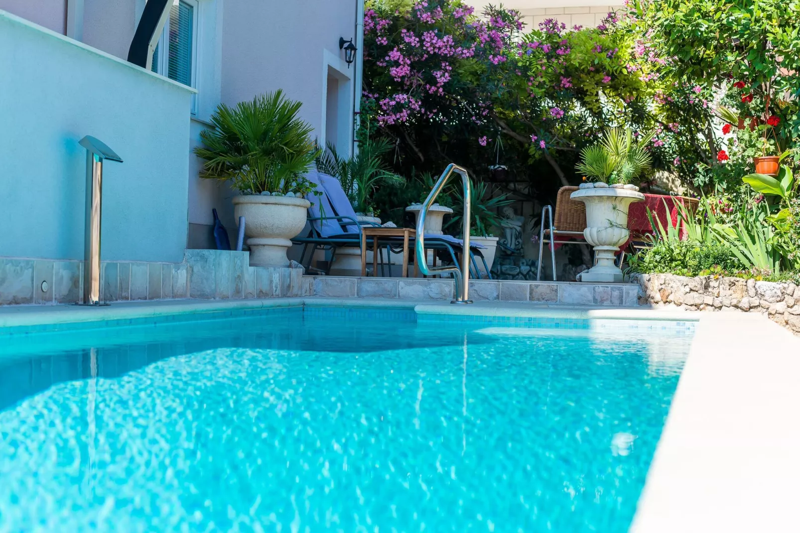 Apartments Aura - Comfort Studio Apartment 2 with shared swimming pool-Pool