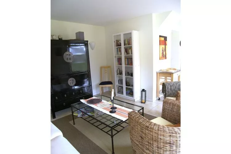 Apartments Aura - Comfort Studio Apartment 2 with shared swimming pool-Living room