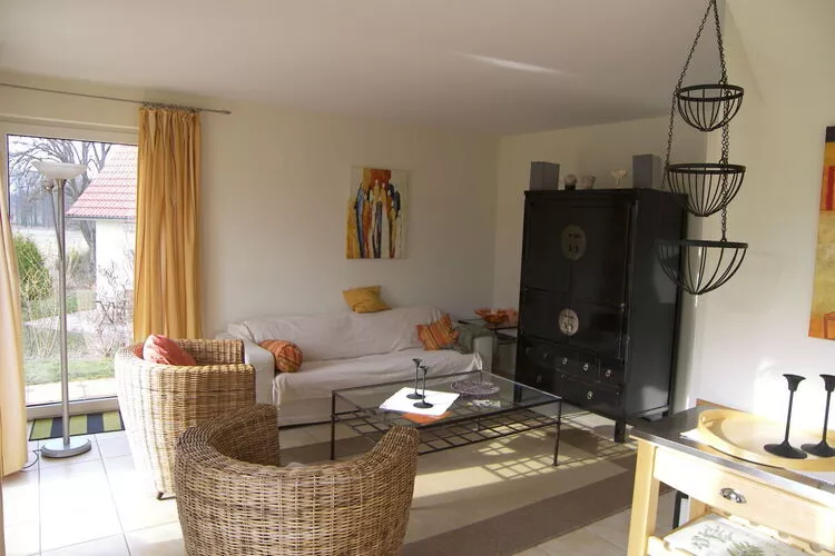 Apartments Aura - Comfort Studio Apartment 2 with shared swimming pool-Living room
