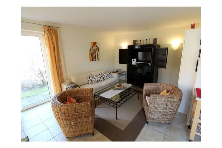 Apartments Aura - Comfort Studio Apartment 2 with shared swimming pool-Living room