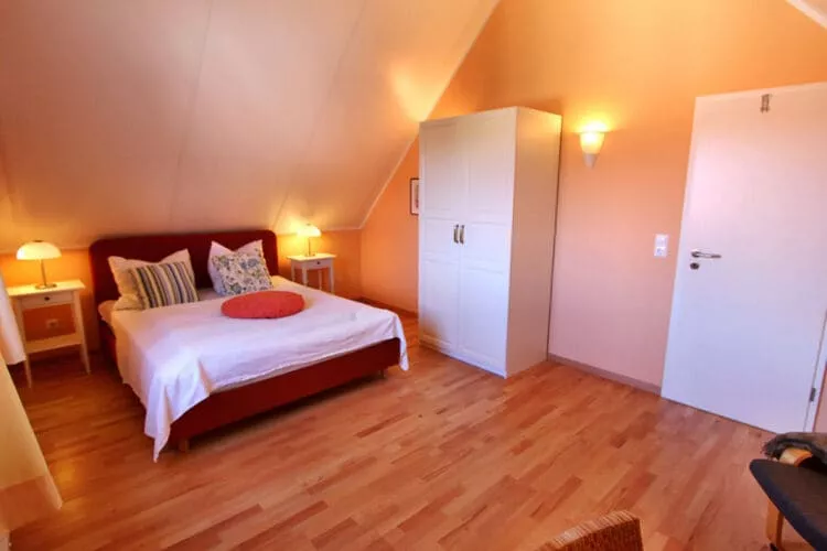 Apartments Aura - Comfort Studio Apartment 2 with shared swimming pool-Bedroom