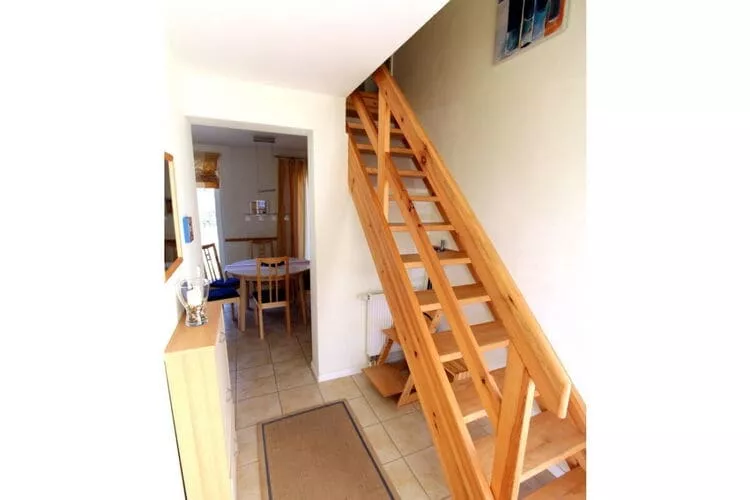 Apartments Aura - Comfort Studio Apartment 2 with shared swimming pool-Stairs