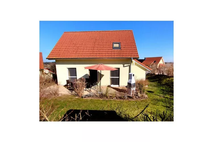 Apartments Aura - Comfort Studio Apartment 2 with shared swimming pool-Terrace