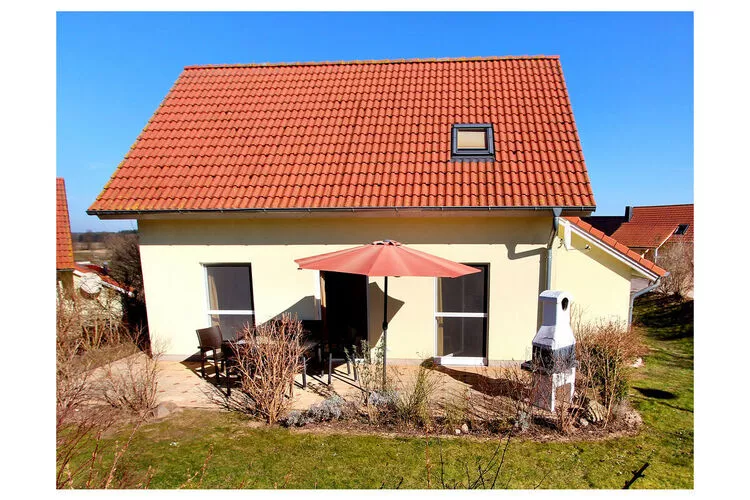 Apartments Aura - Comfort Studio Apartment 2 with shared swimming pool-Not tagged