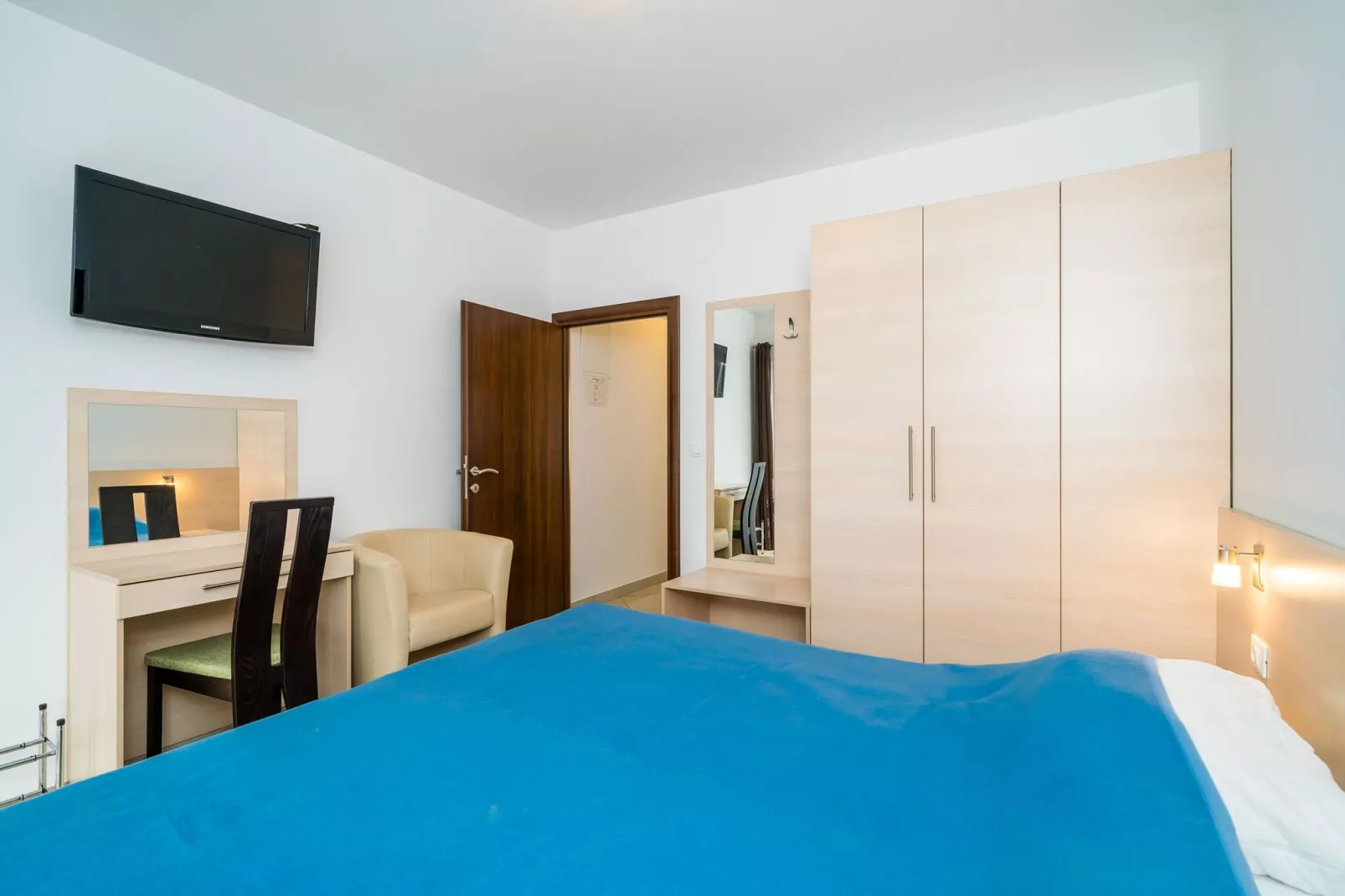 Villa Samba - Studio Apartment with Balcony and Sea View-Bedroom