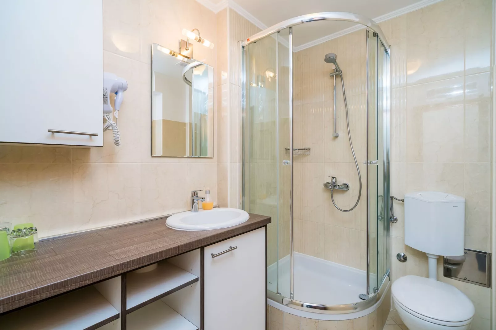 Villa Samba - Studio Apartment with Balcony and Sea View-Bathroom