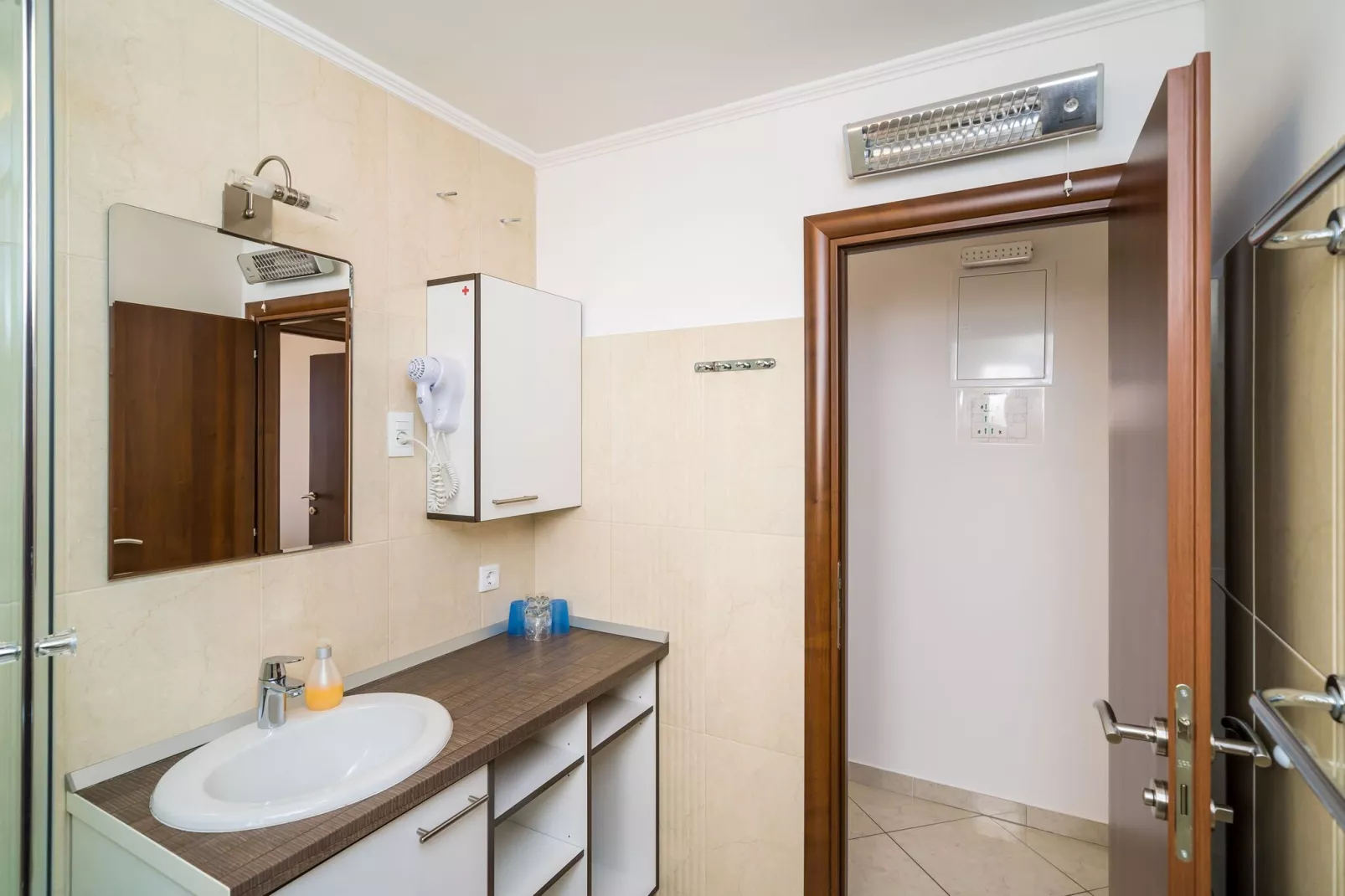 Villa Samba - Superior One-Bedroom Apartment with Balcony and Sea View-Bathroom