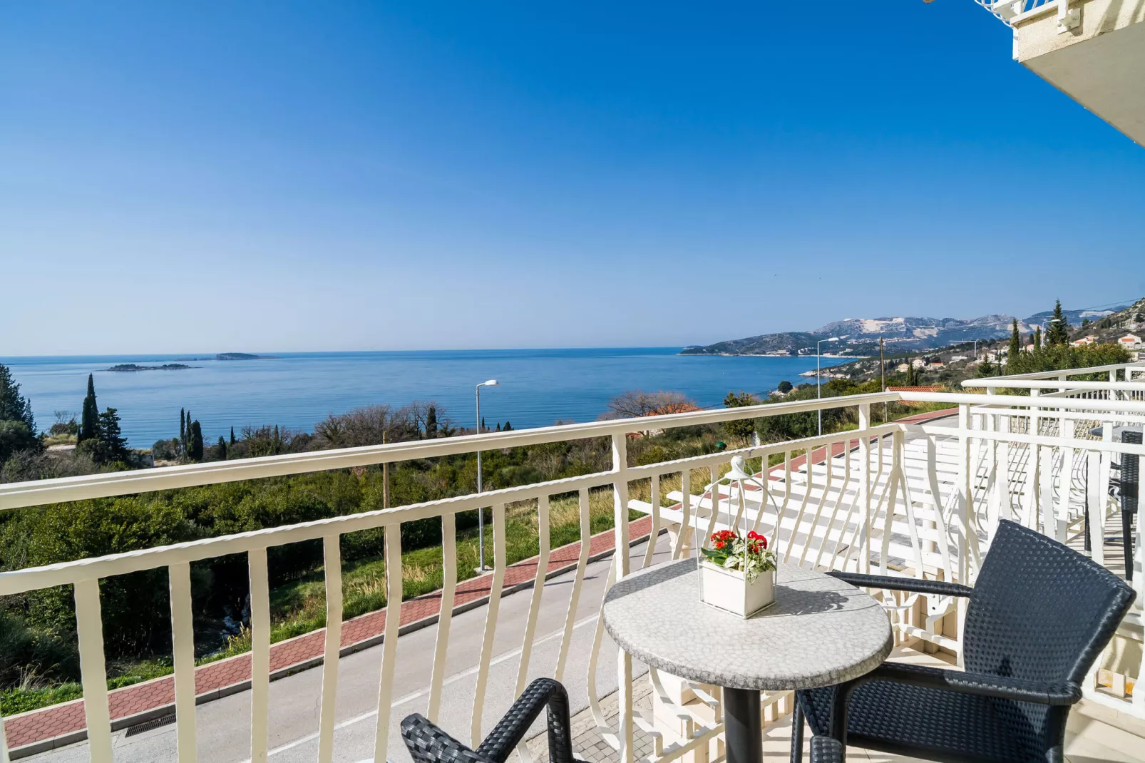 Villa Samba - Superior One-Bedroom Apartment with Balcony and Sea View-Terrace balcony