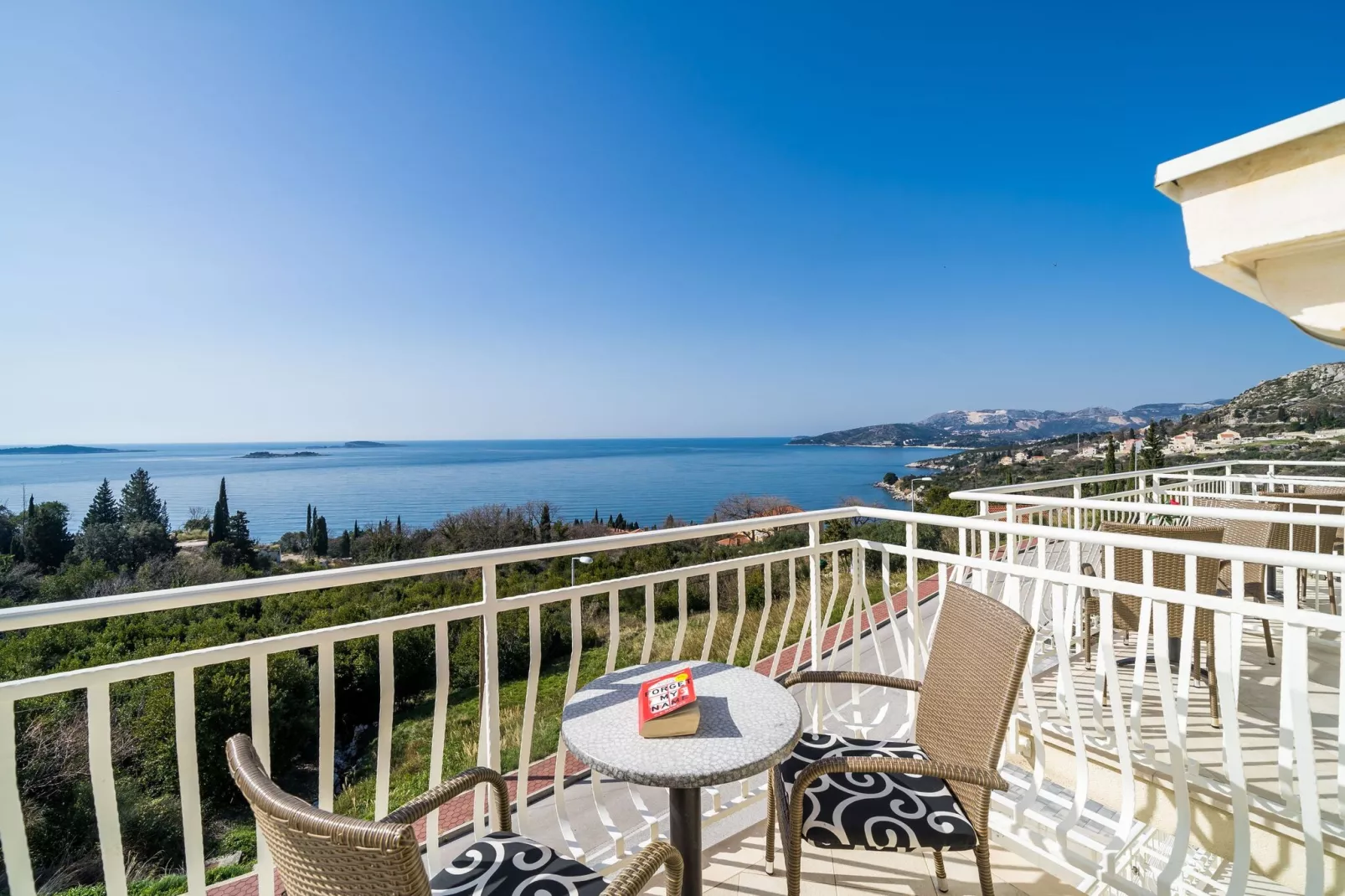 Villa Samba -  Luxury One-Bedroom Apartment with Balcony and Sea View-Terrace balcony