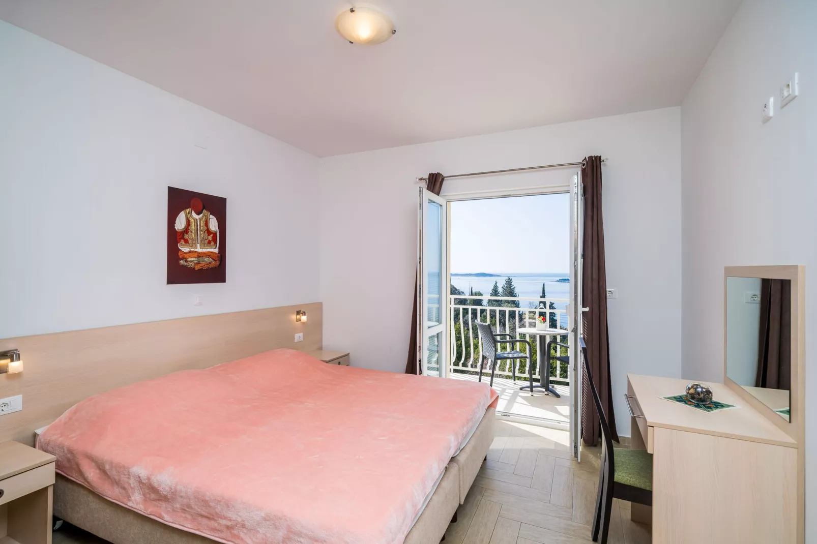 Villa Samba- Premium One-Bedroom Apartment with Balcony and Sea View-Bedroom