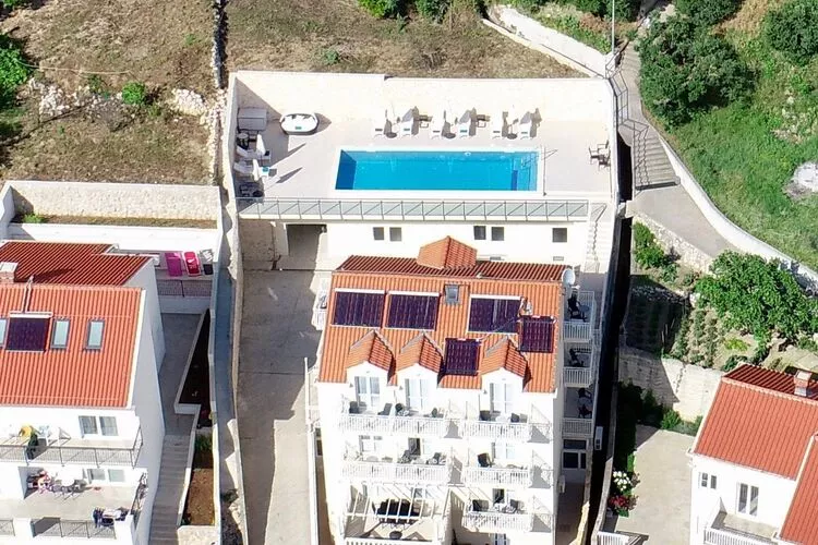Villa Samba- Premium One-Bedroom Apartment with Balcony and Sea View-Pool