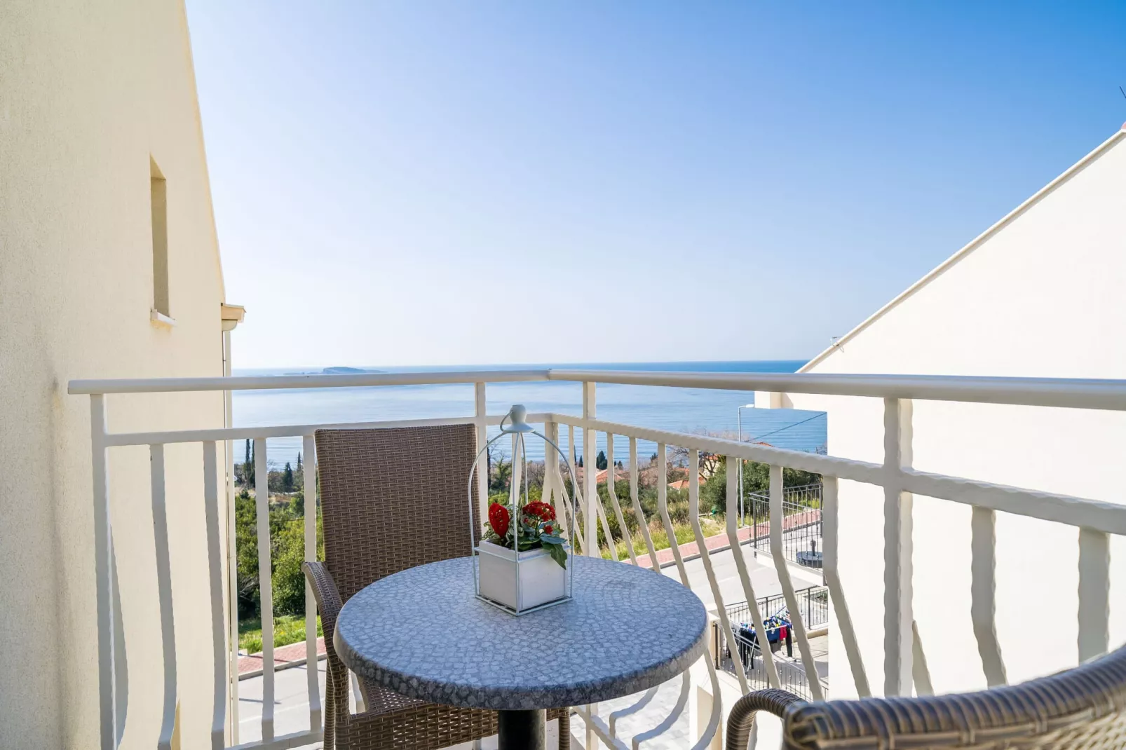 Villa Samba - Comfort One Two-Bedroom Apartment with Balcony and Sea View - gasi se-Terrace balcony