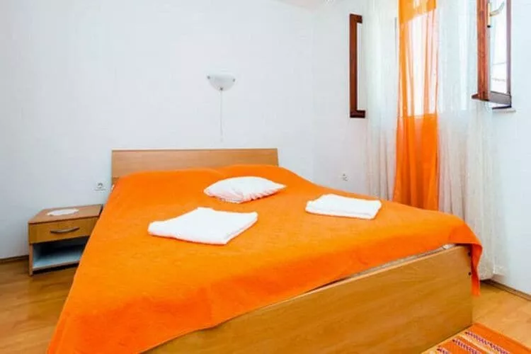 Guest House Fontana - Two Bedroom Apartment with Terrace and Sea View-Bedroom