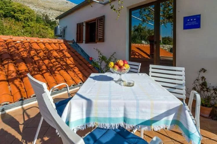 Guest House Fontana - Two Bedroom Apartment with Terrace and Sea View-Terrace