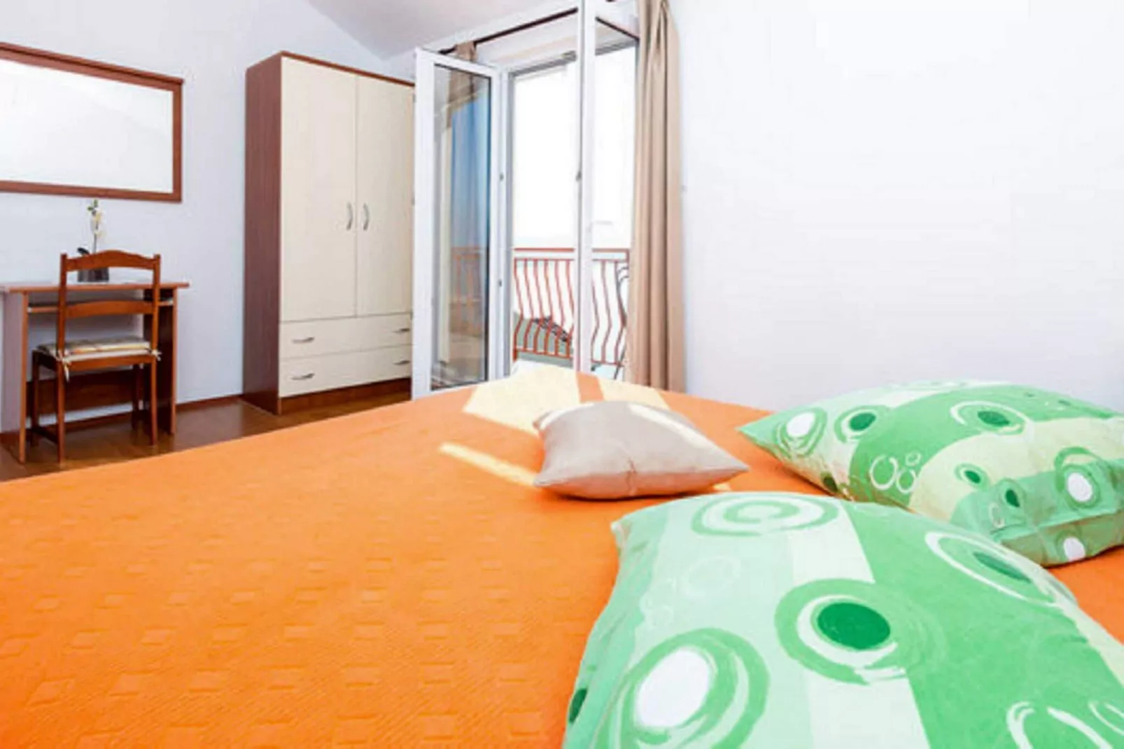 Guest House Fontana - Standard One Bedroom Apartment with Balcony and Sea View-Bedroom