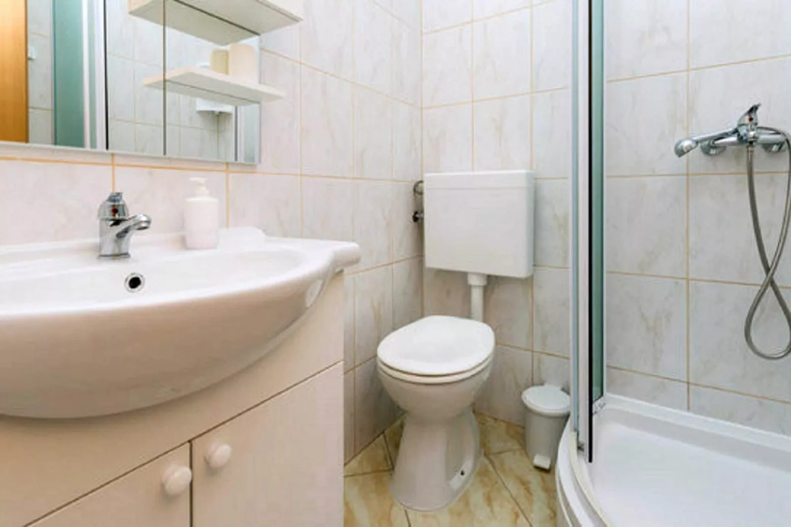 Guest House Fontana - Standard One Bedroom Apartment with Balcony and Sea View-Bathroom