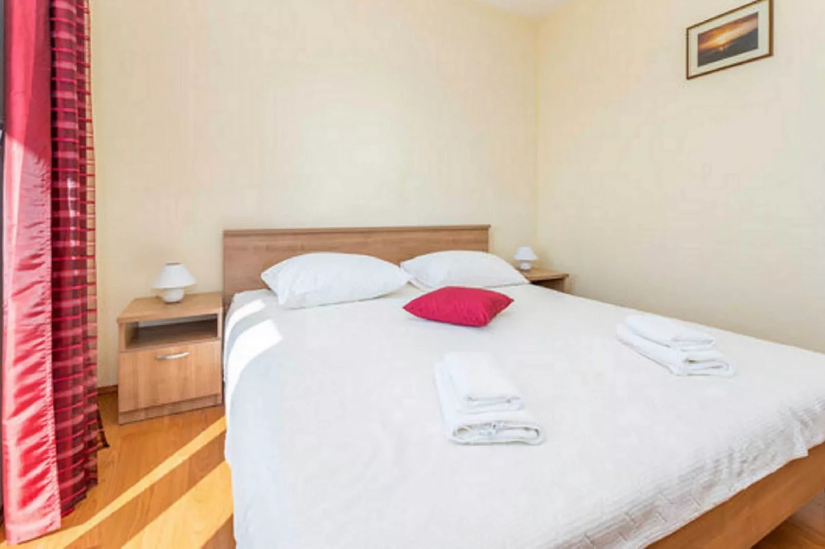 Guest House Fontana - One Bedroom Apartment with Balcony and Sea View-Schlafzimmer