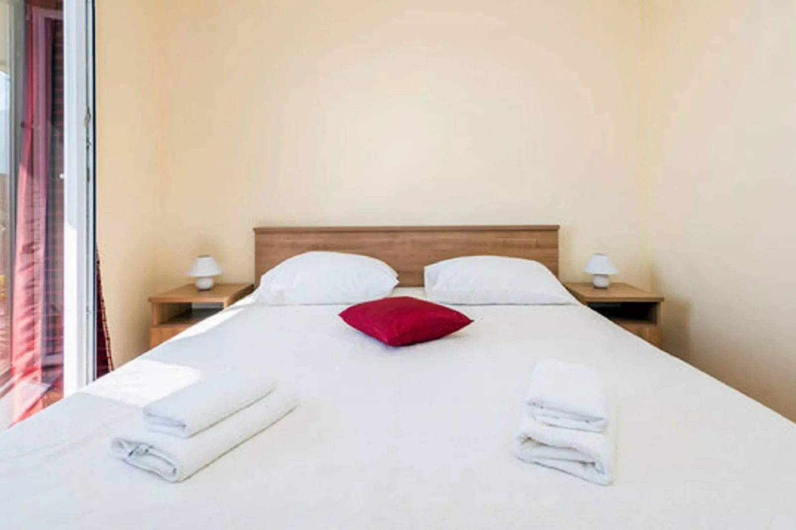 Guest House Fontana - One Bedroom Apartment with Balcony and Sea View-Schlafzimmer