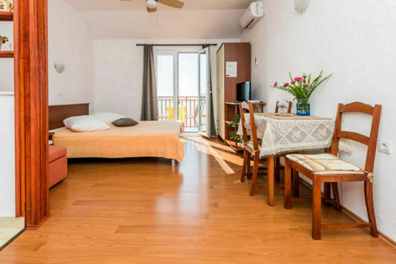 Guest House Fontana -  Studio Apartment with Sea View (2 Adults)-Schlafzimmer