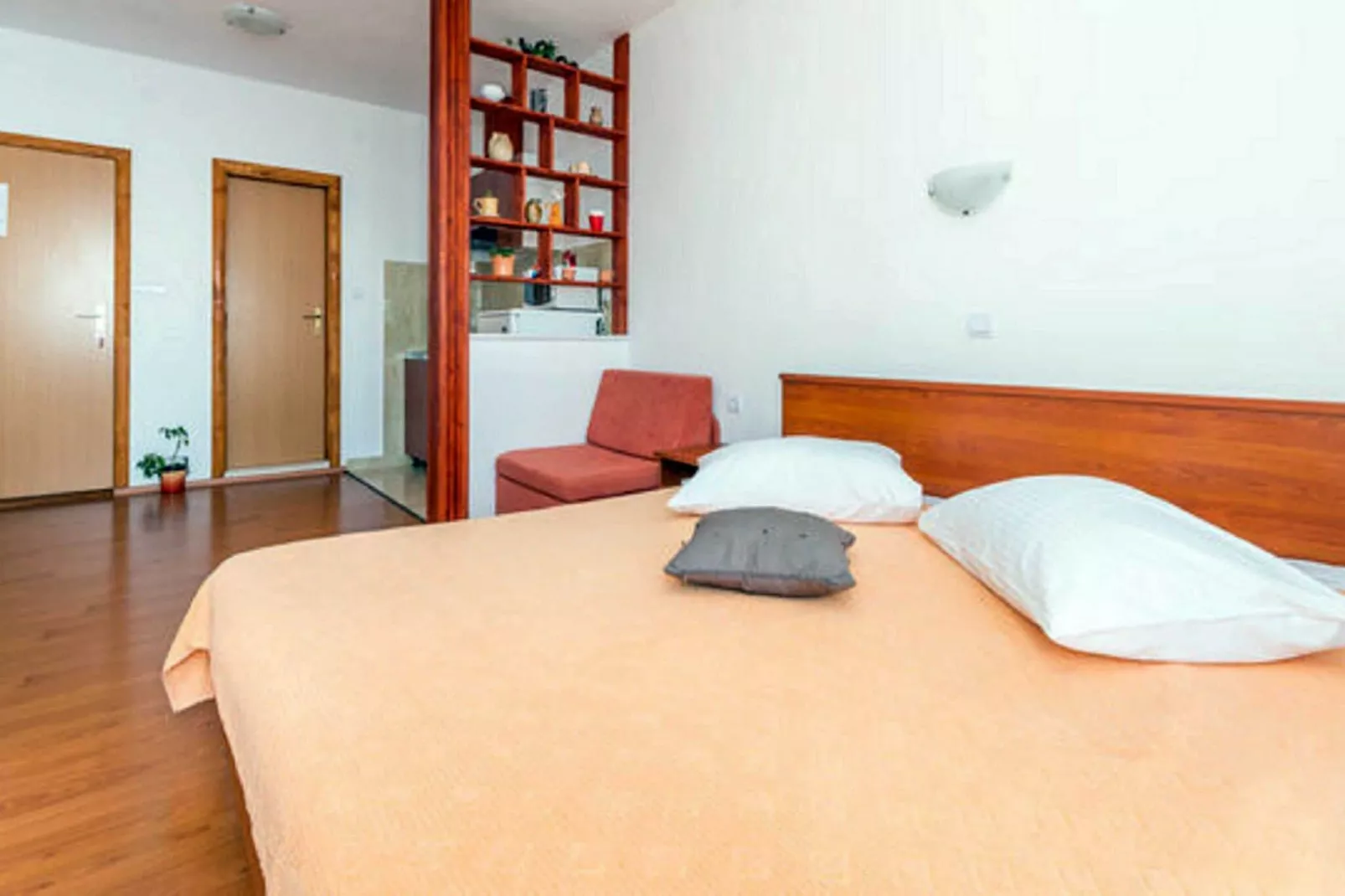 Guest House Fontana -  Studio Apartment with Sea View (2 Adults)-Schlafzimmer