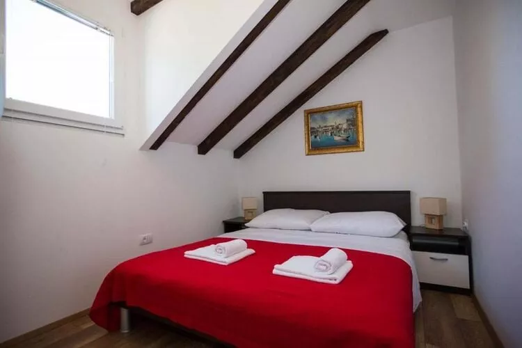 Villa Mia - One Bedroom Apartment (Top Floor)-Schlafzimmer