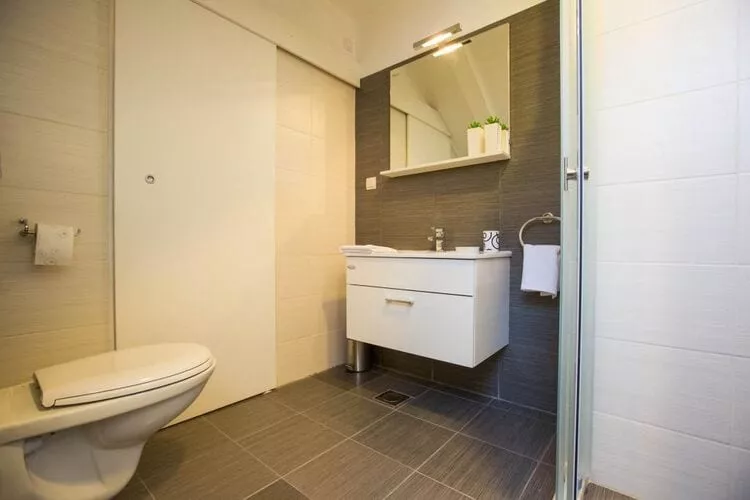 Villa Mia - One Bedroom Apartment (Top Floor)-Badezimmer