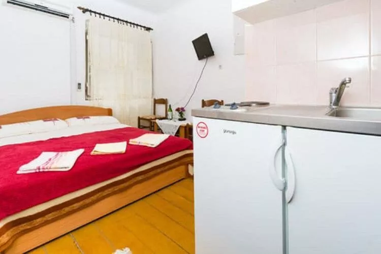 Rooms Kisic - Studio-Innen