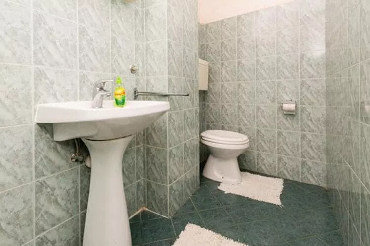 Rooms Kisic - Twin Room with Shared Bathroom-Bathroom