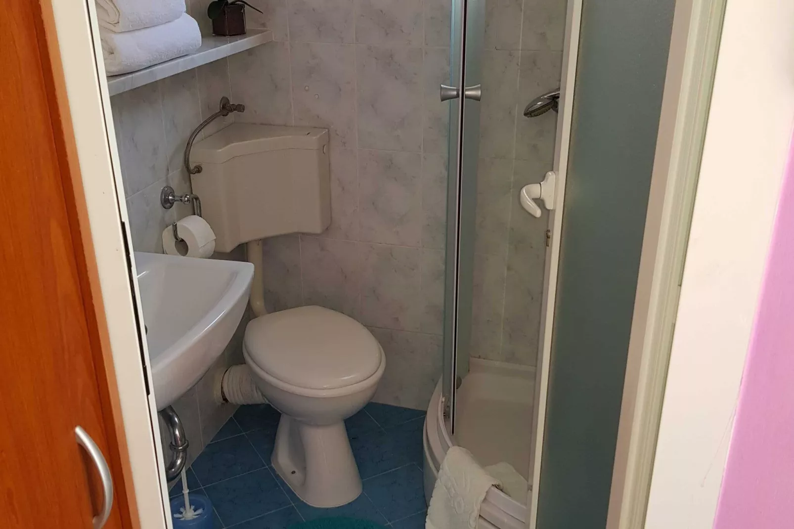 Guest House Avdic - Studio Apartment with Balcony-Bathroom