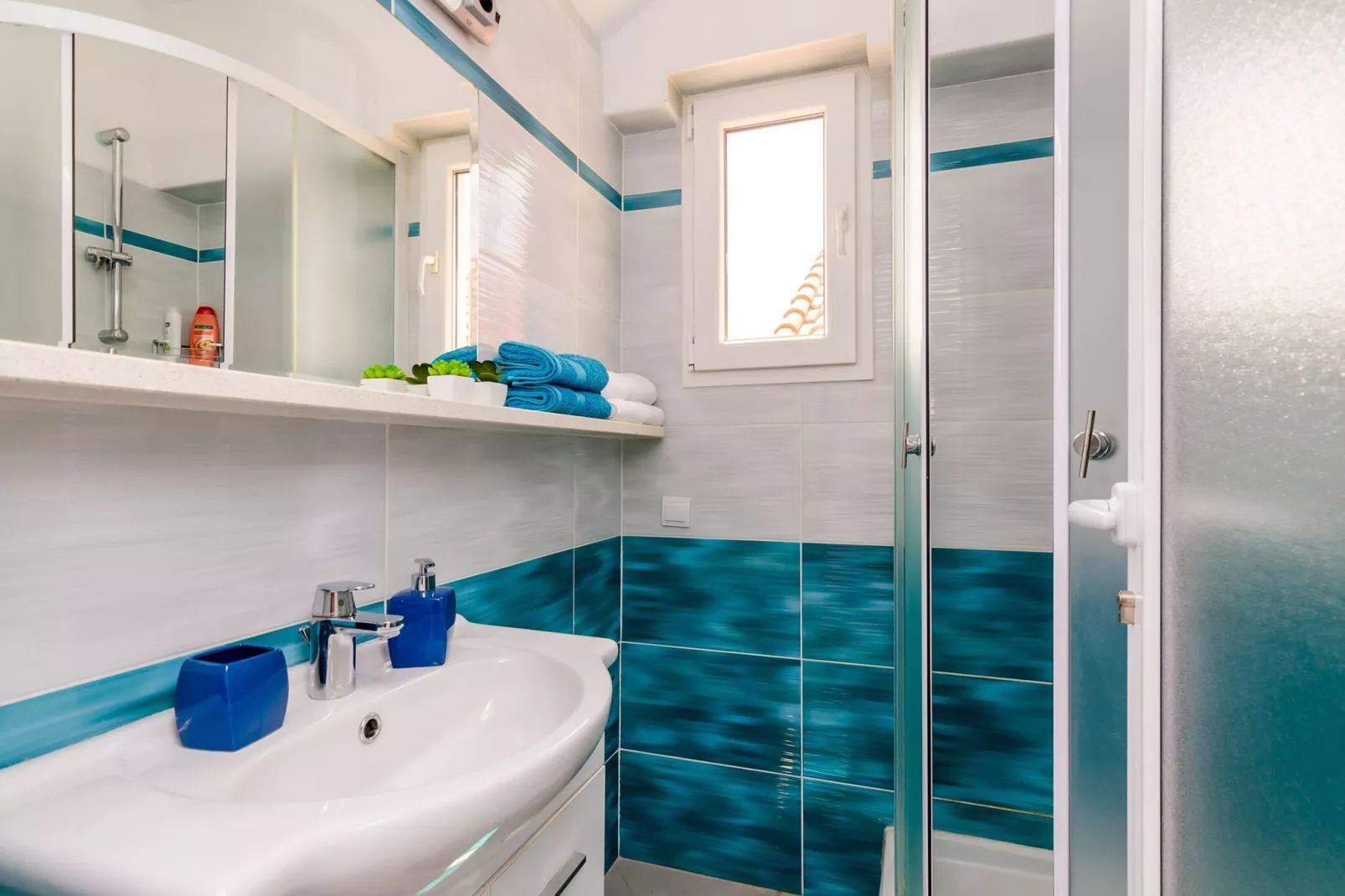 Guest House Avdic - Superior Studio Apartment with Balcony and Sea View-Bathroom