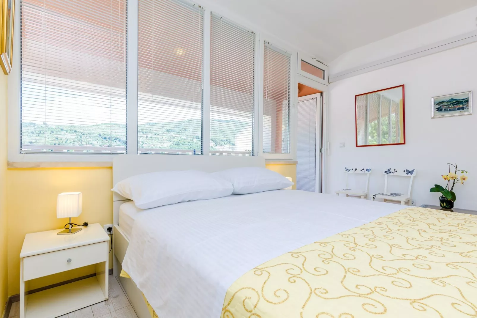Guest House Avdic - Studio Apartment with Balcony and Sea View-Bedroom