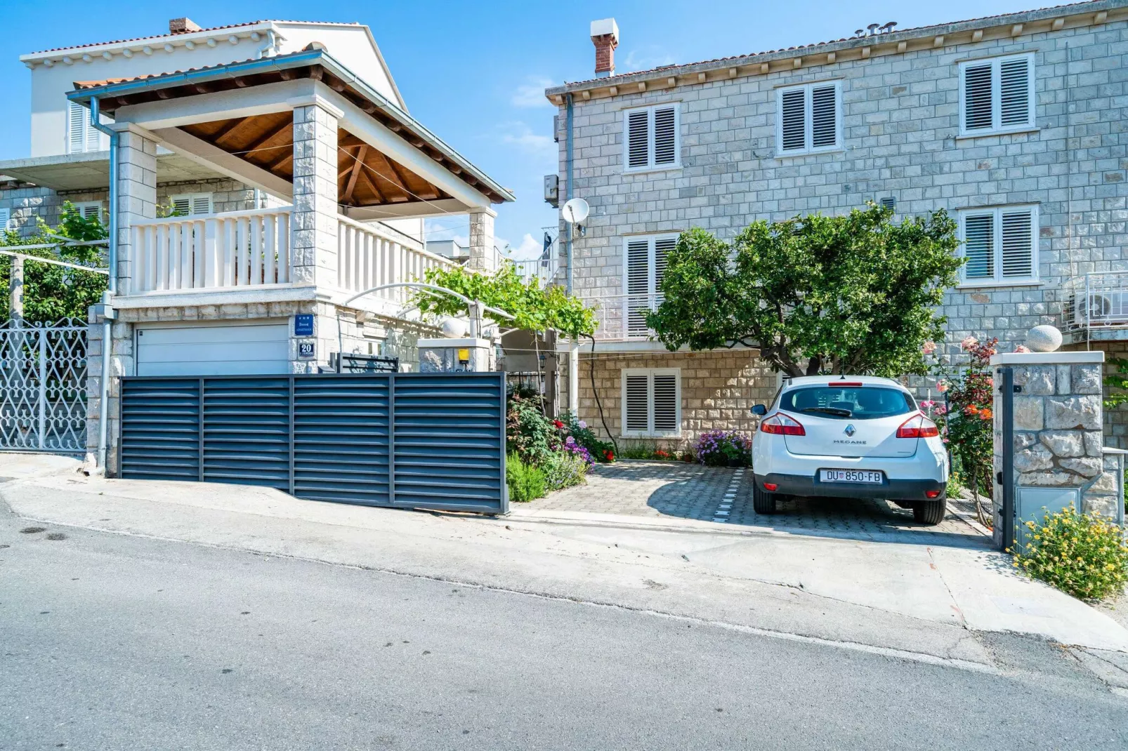 Apartments Vulicevic - Apartment Vulicevic A1 ( free private parking )-Outdoor