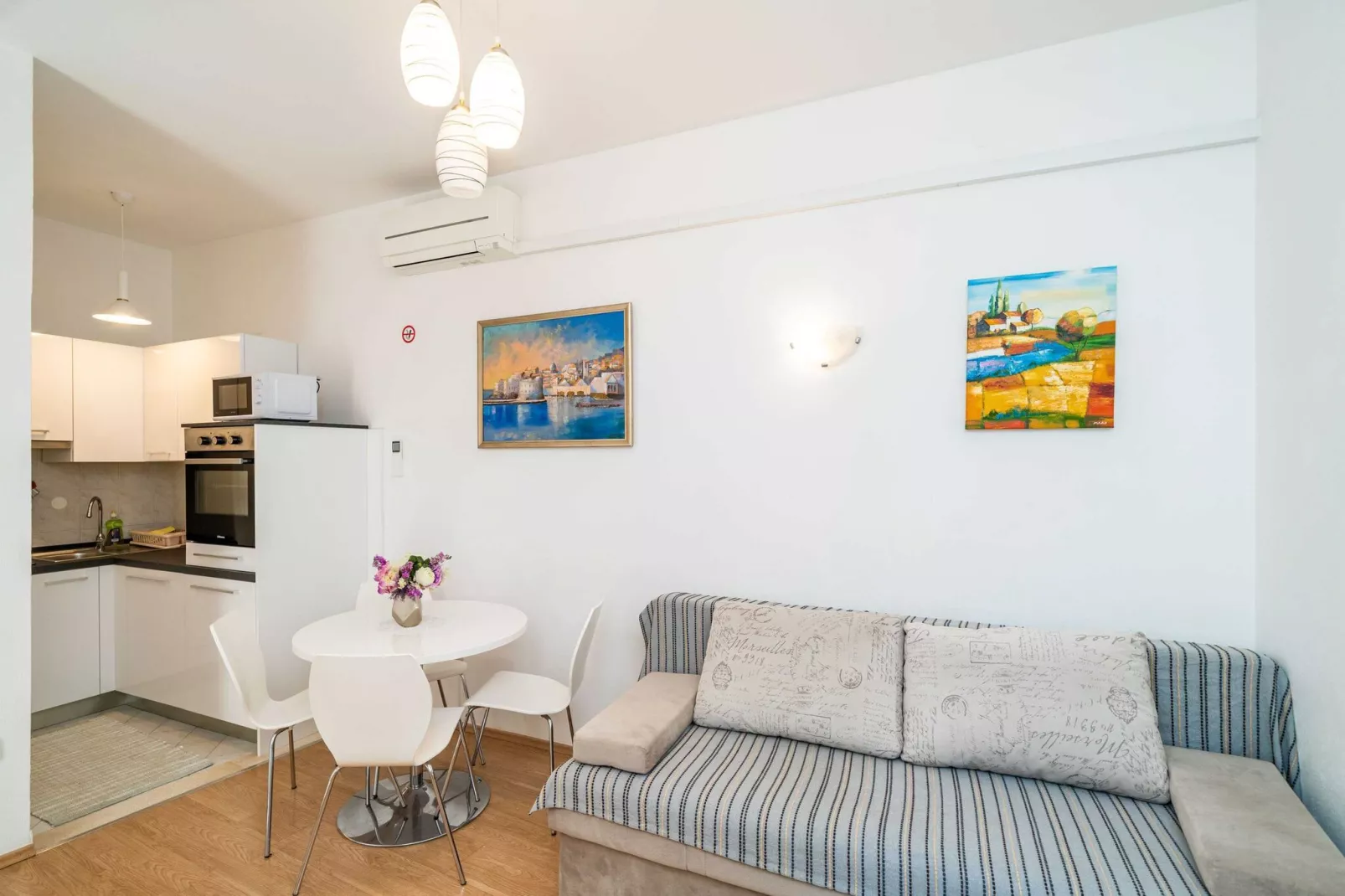 Apartments Vulicevic - Apartment Vulicevic A2 ( free private parking )-Living room