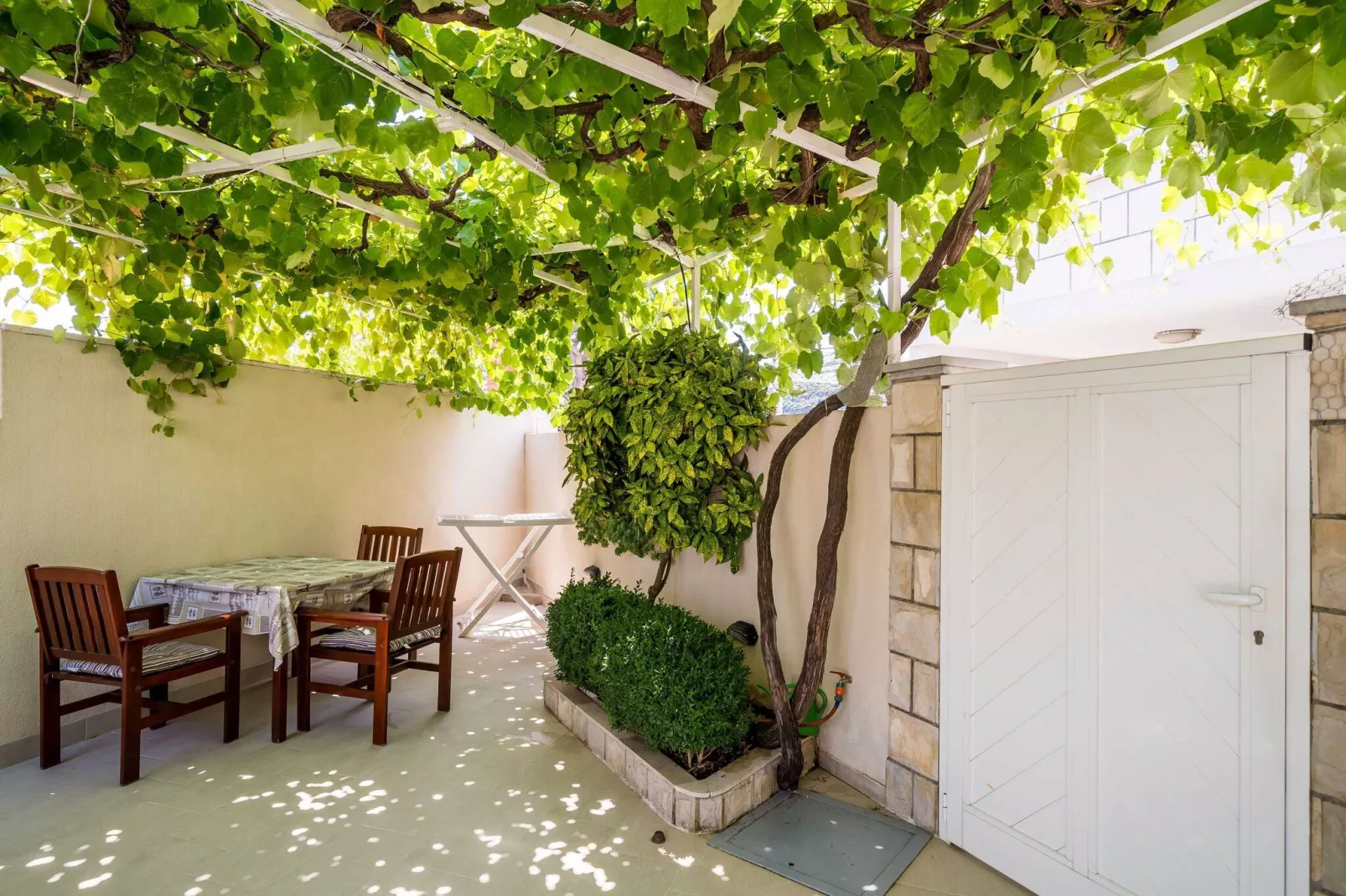 Guest House Vulic - Studio Apartment with Terrace-Terrace