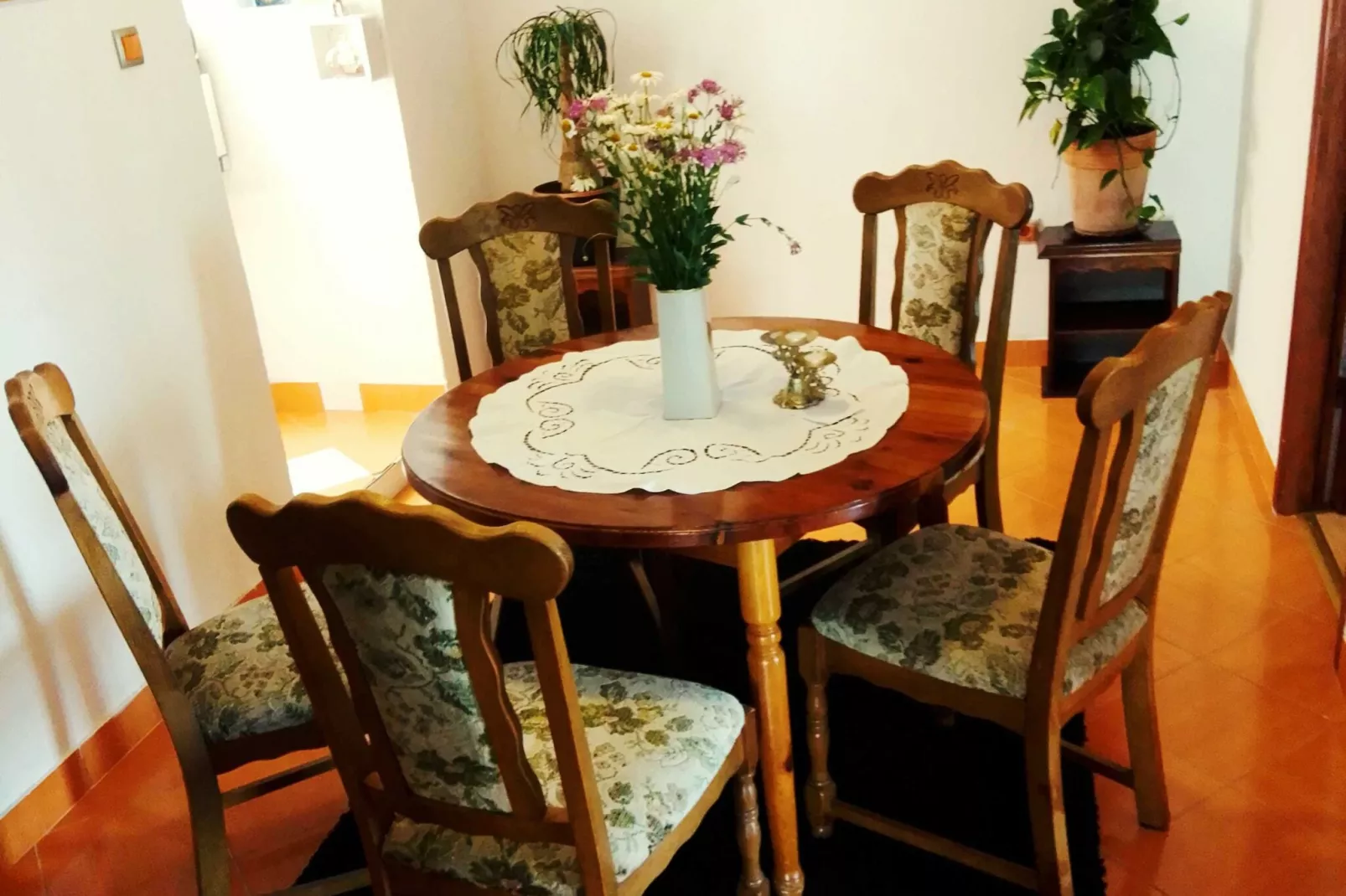 Guest House Barbara - Two Bedroom Apartment-Esszimmer