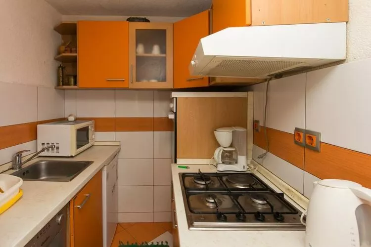 Guest House Barbara - Double Room with Shared Bathroom 6-Kitchen