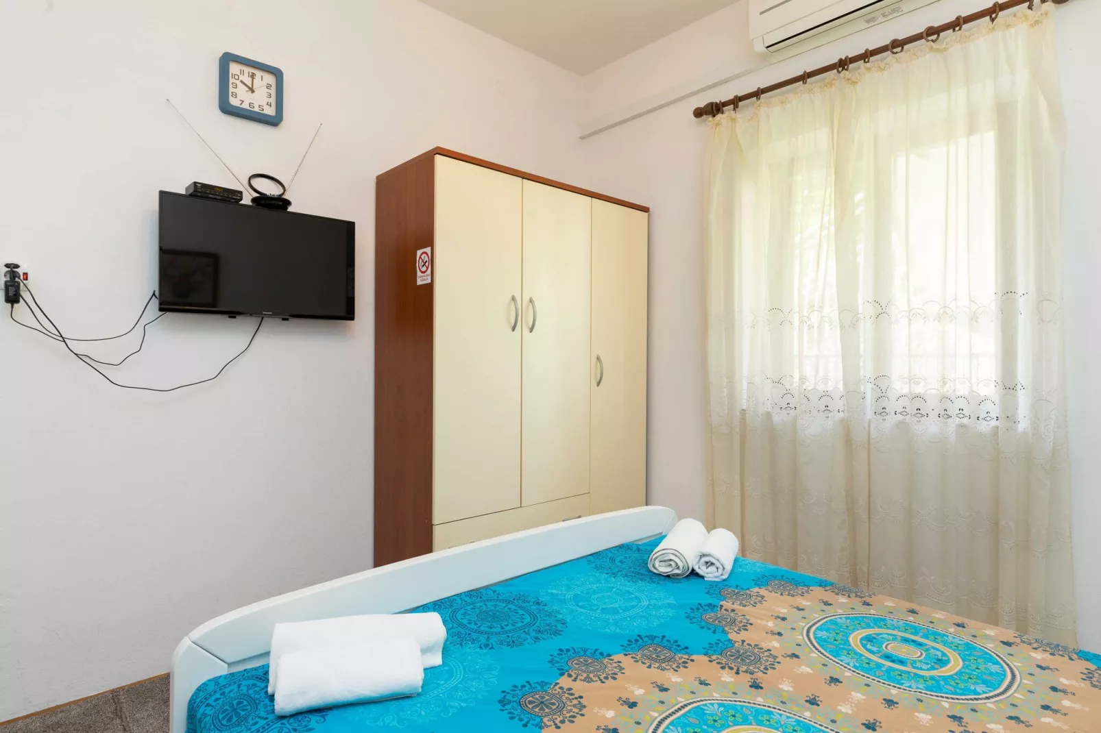 Guest House Cesic - Double Room No2-Bedroom