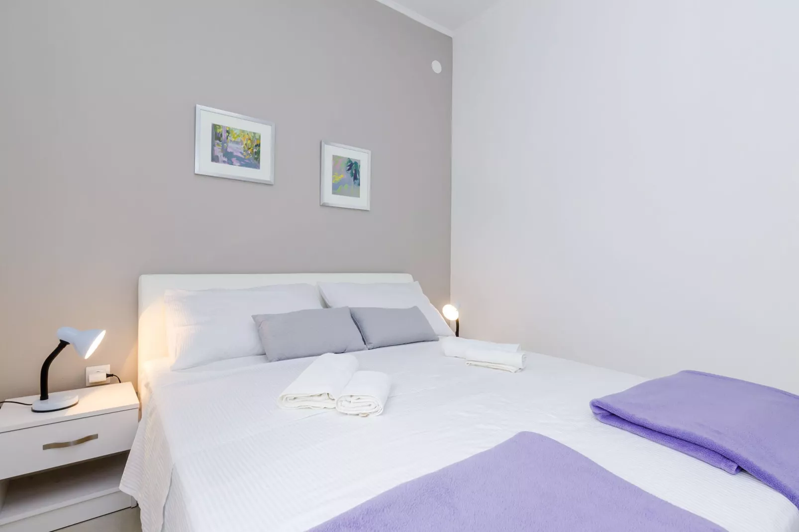 Rooms Batina - Double Room-1-Indoor
