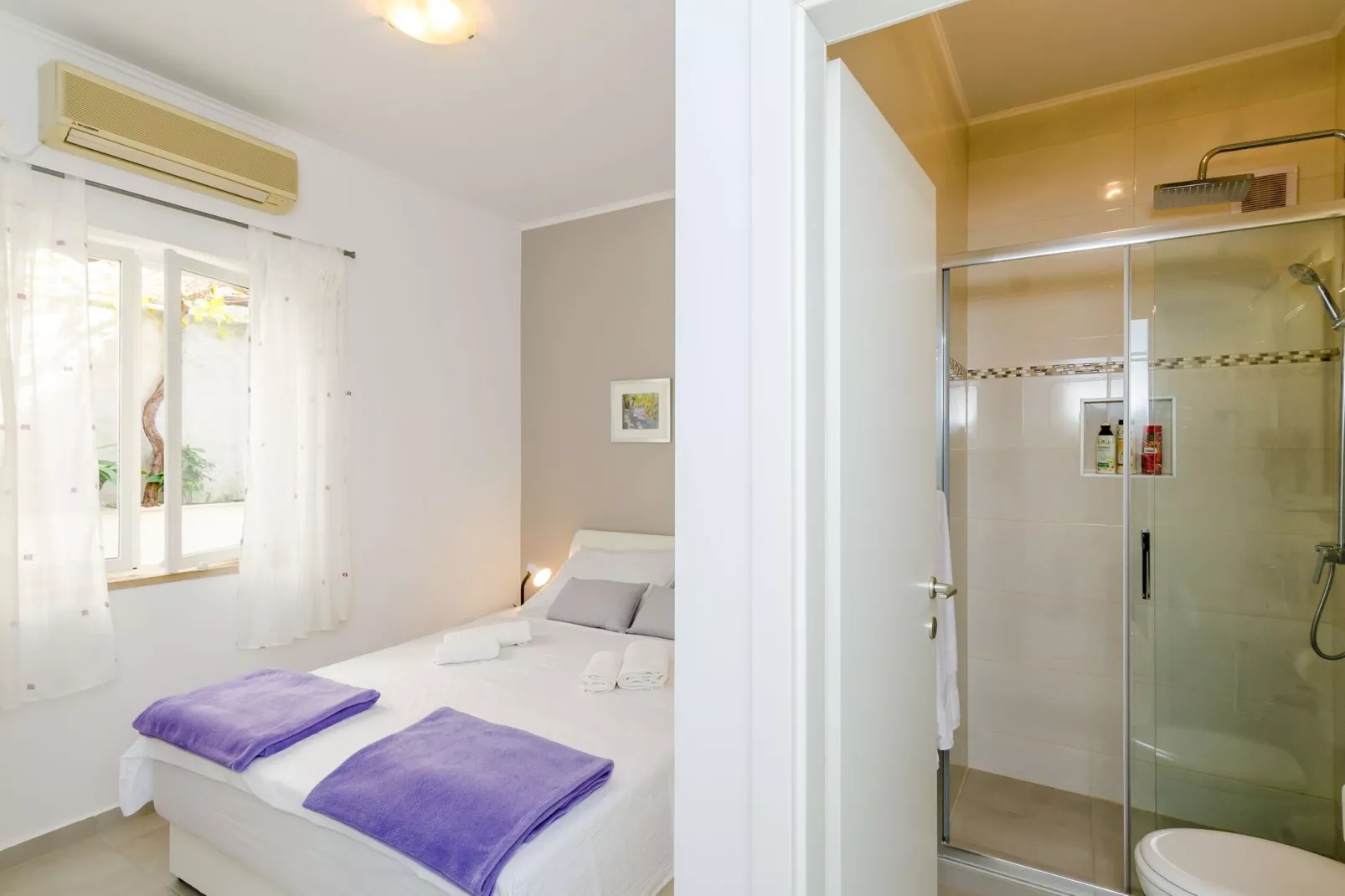Rooms Batina - Double Room-1-Indoor