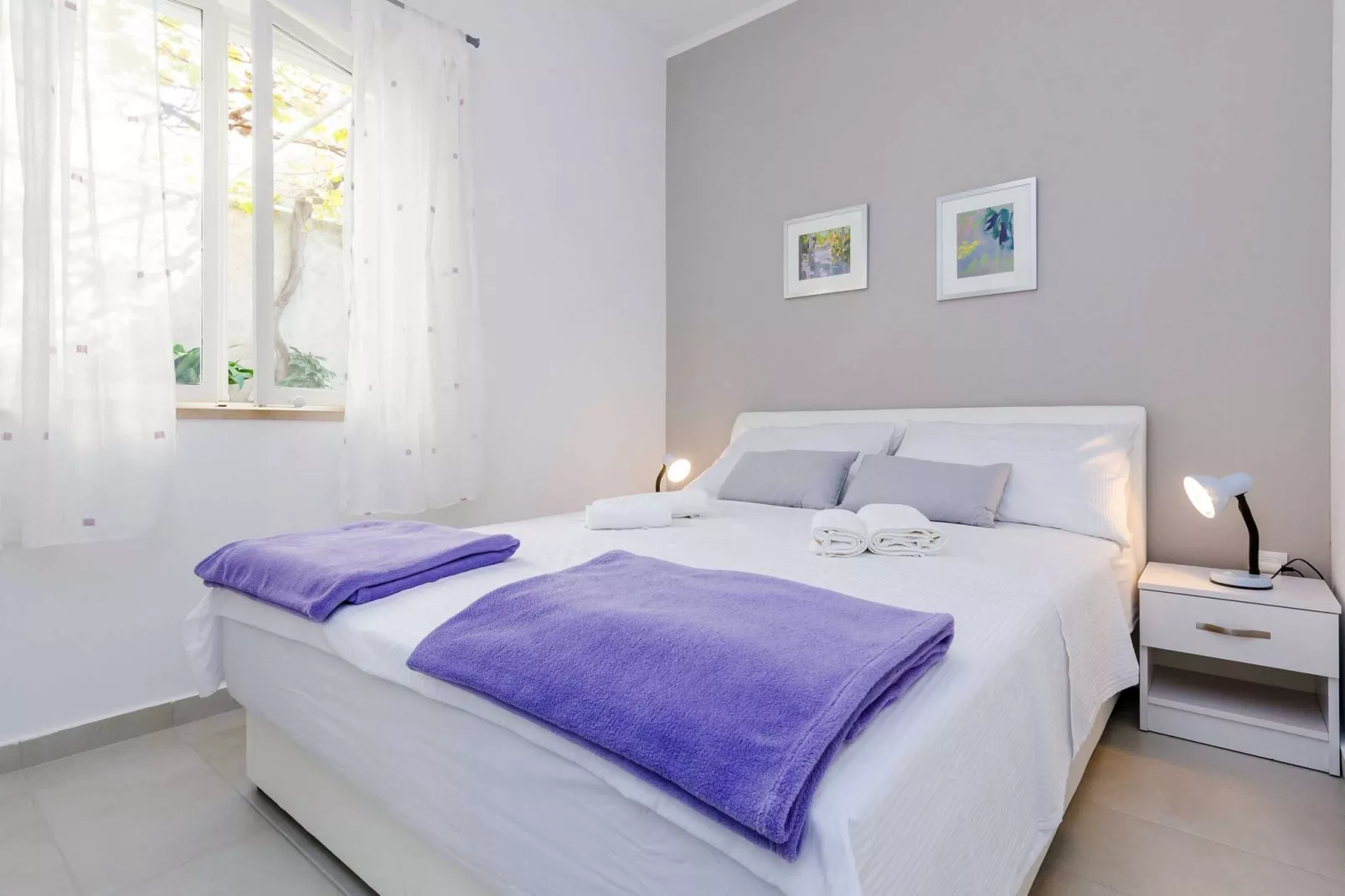 Rooms Batina - Double Room-1-Indoor